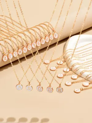 Fashionable 26 Letter Necklace for Girlfriend, Trendy Round Charm Matching Chain Necklace, Y2k Accessories for Men & Women fo...