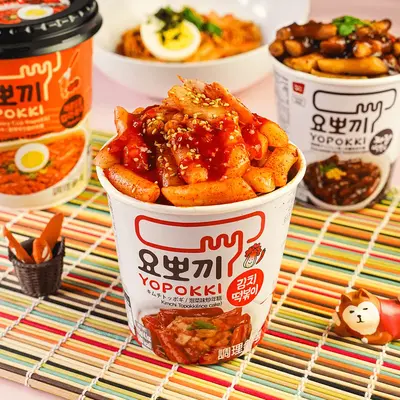 YOPOKKI Korean Instant Tteokbokki Rice Cake Kimchi Flavor 115g - Authentic Chewy Texture & Rich Sauce - Microwave Friendly Qu...
