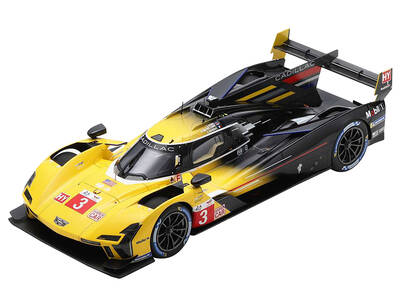 Cadillac V-Series.R 3 Sebastien Bourdais - Scott Dixon - Renger van der Zande \