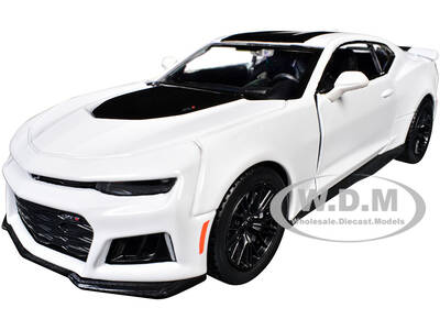 2017 Chevrolet Camaro ZL1 White 1/24 Diecast Model Car by Motormax