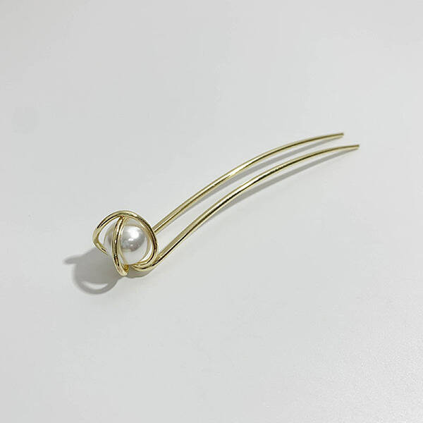 Metal Pearl U-shaped Hairpin for Simple and Modern Hairstyling - Lazy and Cool Hair Accessory for Women.