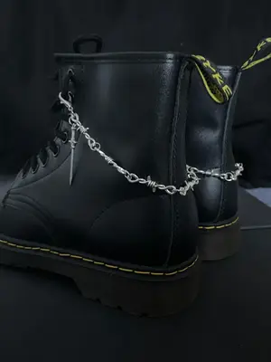 Punk Style Thorn Chain & Sword Design Shoe Charms, Fashionable Shoes Decorations for Women & Men, Trendy All-match & Exquisit...