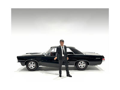 Gentlemen's Club Figure 3 for 1/24 Scale Models by American Diorama