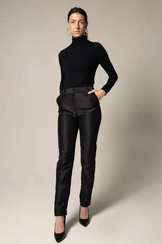 Elegant Skinny Pants in Black | Size: M | Color: black