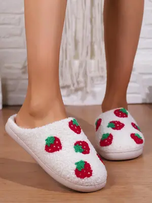 1 Pair Women's Cute Strawberry Pattern Bedroom Slippers, Fashionable Slippers with Fruit Feature, Casual Trendy Fluffy Slippe...