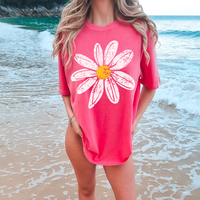 White Daisy Comfort Colors Women's T-Shirt, Minimal Floral Graphic Top Relaxed Fit Tee Womenswear