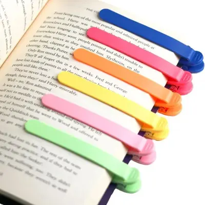 EasyClip Silicone Bookmark: Minimalist blank page markers that automatically remember your page. Perfect Gift for Book Lovers