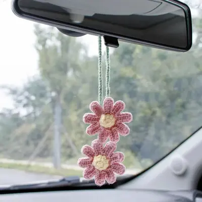 Cute Crochet Daisy Design Car Rear View Mirror Hanging Charm, 1 Count Handmade Daisy Flower Car Decoration, Car Interior Acce...