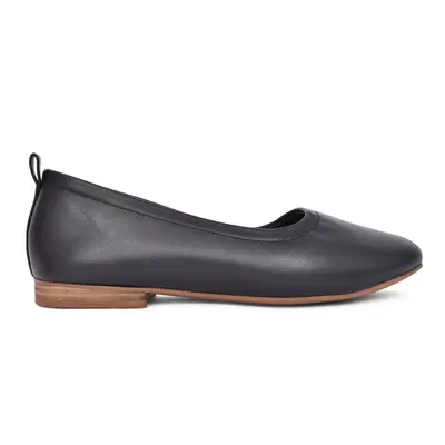 Clarks Fawna Soft Leather Women's Slip On Shoes - Black - Size:US 7 Women