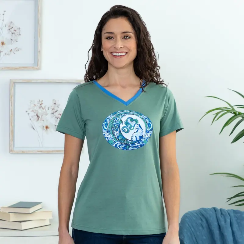 Cat & Moon Contrast V-Neck Tee - S