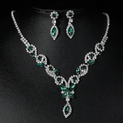 Horse Eye Alloy Rhinestone Necklaces & Stud Earring Sets for Women