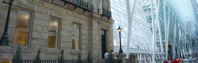 Exploring the Financial District and City Halls