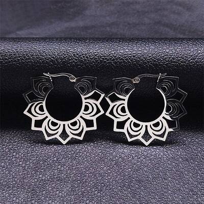Non-Tarnish 304 Stainless Steel Hollow Flower Hoop Earring