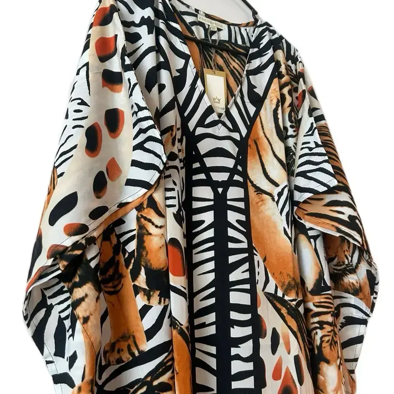 Plus Size Kaftan Dress for Ladies - Casual Wear, Parfait Design, Black and Orange Tiger Pattern, Suitable for Beach Vacation
