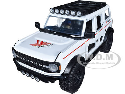 2021 Ford Bronco White with Red Stripes and Roof Rack \