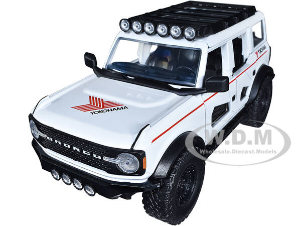 2021 Ford Bronco White with Red Stripes and Roof Rack \