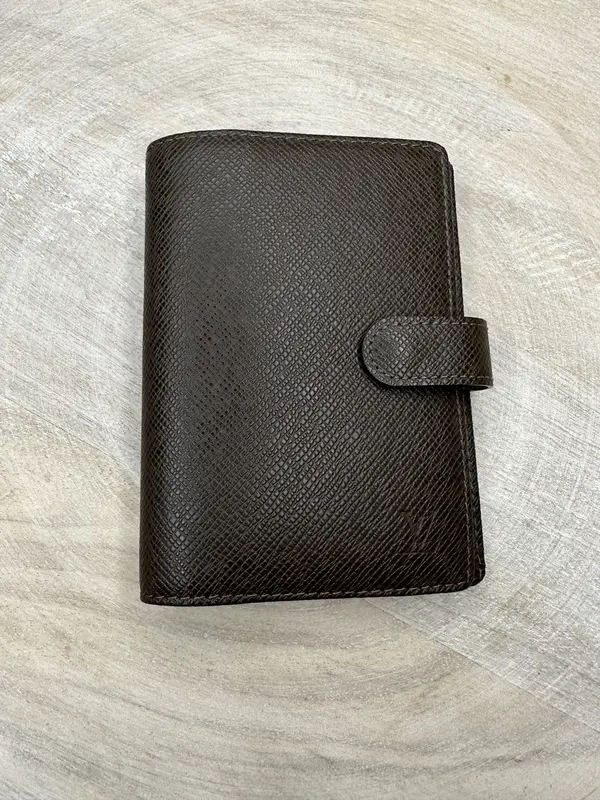 Pre-owned Louis Vuitton Leather small leather goods Brown Taiga PM Ring Agenda Cover