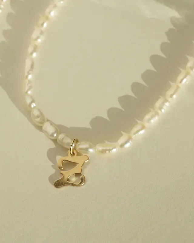 Quincy Initial Necklace | Metal Color: Gold | Style: Z