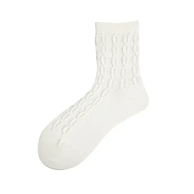 Twisted pattern design socks