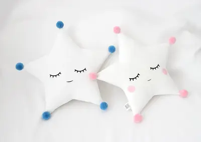 White Star Pillow with Pompoms (7 colors)