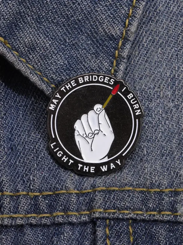 Hand & Letter Design Round Shaped Pin Brooch Pin, Fashion Alloy Enemel Badge, Cute Accessories As Gifts for Her & Him for Dai...