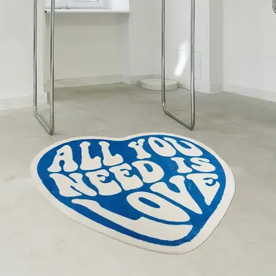 Home Letter Pattern Heart Shaped Carpet, 1 Count Soft Thick Floor Rug, Modern Design Floor Mat for Home Entrance Kitchen Bedr...