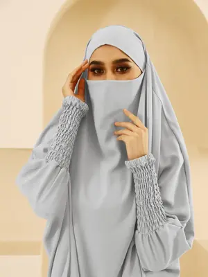 Women's Solid Color Shirred Batwing Sleeve Abaya, Boho Fashion Long Sleeve Hooded Dress for Daily Wear, Ladies Islamic Clothi...