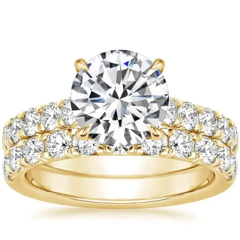 18K Gold Round Shaped Moissanite Engagement Ring