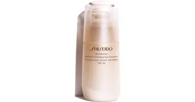Shiseido Benefiance Wrinkle Smoothing Day SPF 20 - Protective emulsion against skin aging - 75 ml