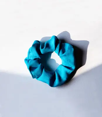 The Scrunchie - Blue jacquard