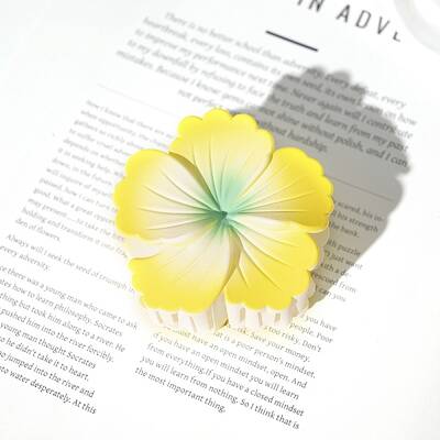 Flower Plastic Claw Hair Clips