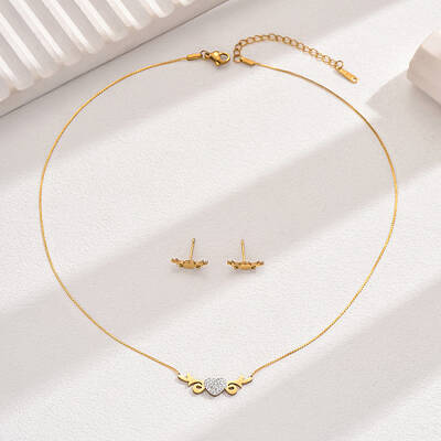 Rhinestone Heart Pendant Necklace & Stud Earrings