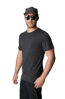 M's Activist Tee | Color: true black | Size: XS