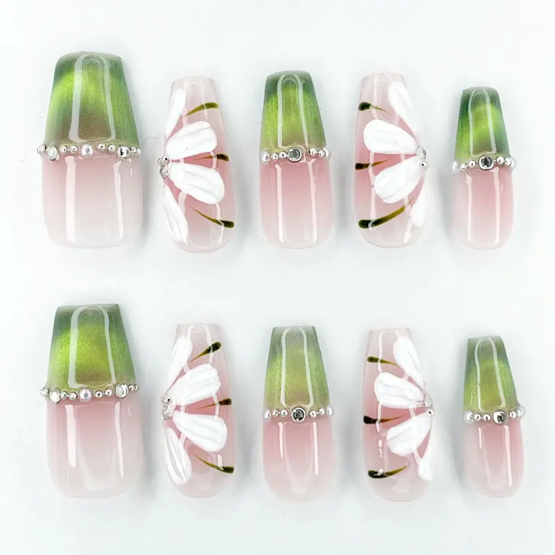 New Arrival Pressed-on Nails, dedicated to live, weekly update a variety of styles, accidentally meet your favorite.