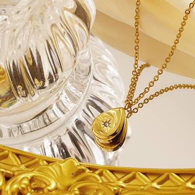 Teardrop Pendant Necklaces