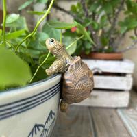 Cute Resin Turtle Statue, Turtle Hanging on The Flower Pot, Indoor Decoration Statue, Flower Pot Decoration, Suitable for Gar...