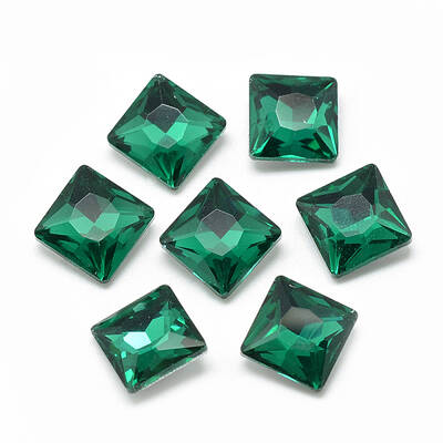Pointed Back Glass Rhinestone Cabochons