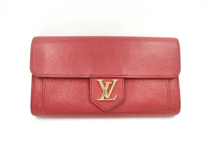 Pre-owned Louis Vuitton PVC Shoulder Bags M61277 Lock Me Long Wallet Wallet