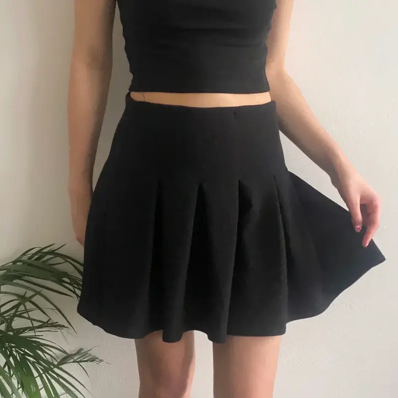 Benetton Mini Pleated Skirt - 28W UK 8 Black Polyester Blend