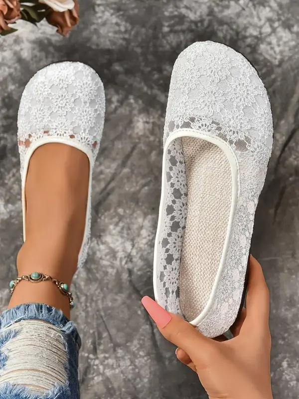 Women's Floral Embroidery Slip on Flats, Casual Comfortable Flat Shoes for Women, Simple Design Round Toe Walking Shoes, Comf...