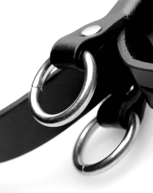 Frog-Tie Restraints