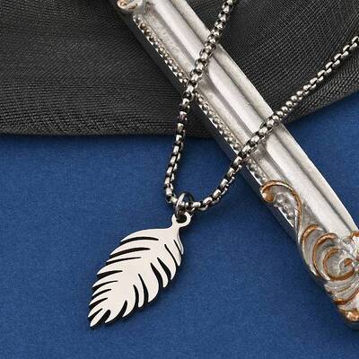 201 Stainless Steel Laser Cut Leaf Pendant Box Chain Necklaces for Women Men