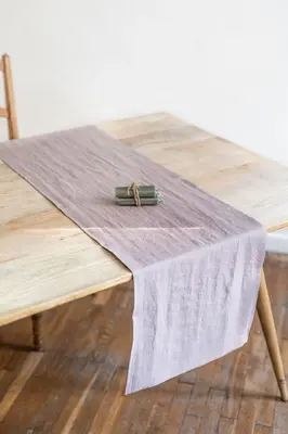 Linen table runner in Rosy Brown | Size: 50x250 cm / 20x98