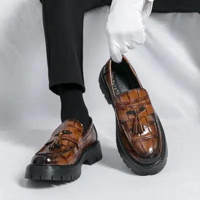 Ubetif Men's 2025 Fashionable Casual Tassel Decor Leather Slip-on Shoes, Exquisite appearance Loafers, Simple Design Elegant...