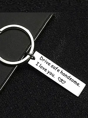 2024 Keychains for Men Slogan Metal Cute Keychain for Boyfriend, Heart Charm Car Keychain & Key Fob, Trendy Stainless Steel C...