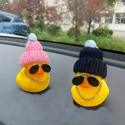 Cute Cartoon Duck Shaped Design Car Ornament, Adorable Duck Car Decoration, Universal Car Interior Accessories for Women & Me...