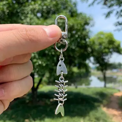 Cute Fish Bone Shaped Design Keychain, Car Accessories, Car Stuff, Creative Keychain for Car Key, Car Decor for Girls, Car I...