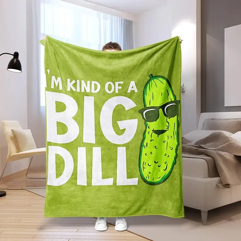 Cartoon Cucumber & Letter Pattern Flannel Blanket, 1 Count Soft Cozy Throw Blanket For All Seasons, Warm Napping Blanket For...
