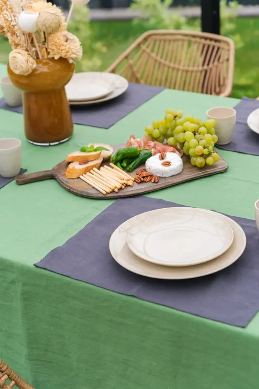 Linen placemats set of 2 in Charcoal | Size: 35x45 cm / 14x18”
