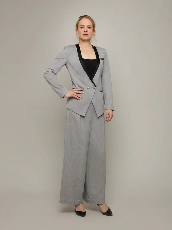 PYLON | Deep V Jacket | Color: Granite | Size: S
